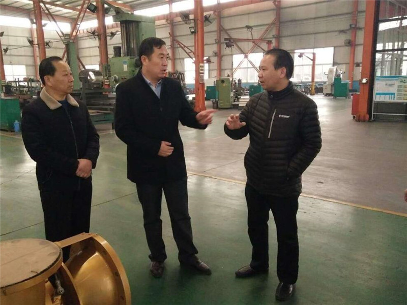 章丘双山街道党工委书记李屹东考察山东草莓视频APP黄机械有限公司