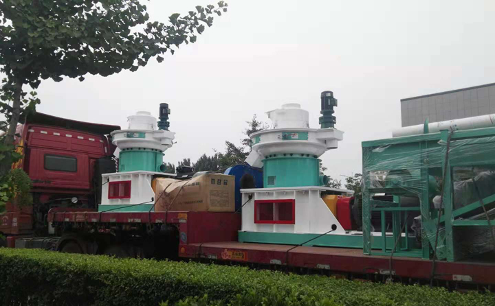 时产量2-3吨生物质草莓视频污下载APP污设备已装车完成，准备发往浙江温州